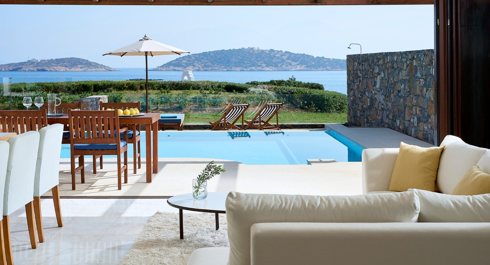 aphrodites-house-–-club-suite-3-bedroom-private-pool-seafront-1-1.jpg