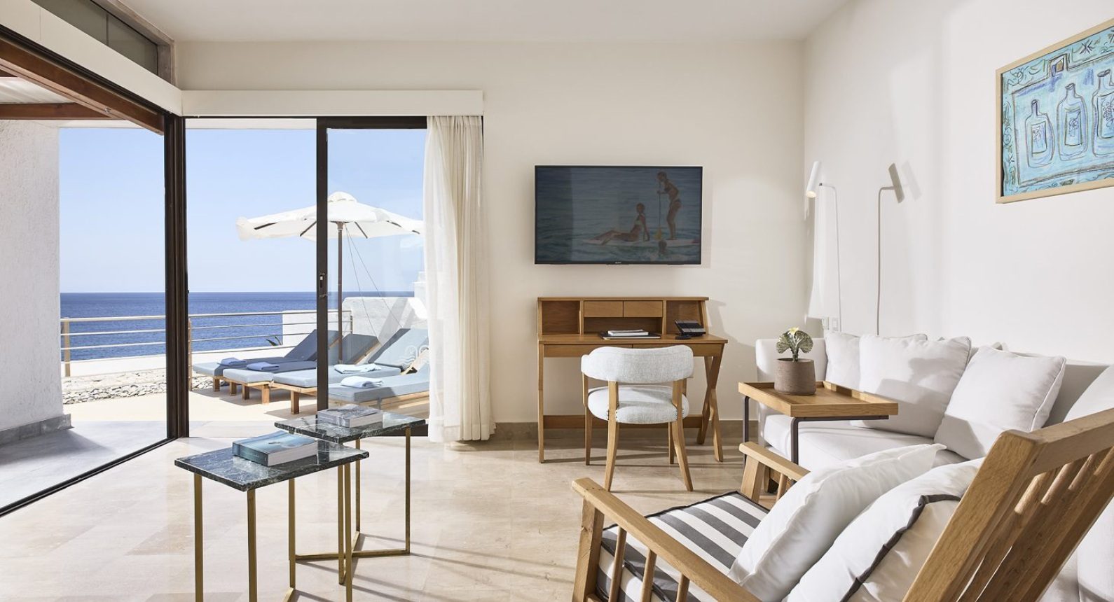 club-1bdrm-suite-private-pool-seafront.jpg