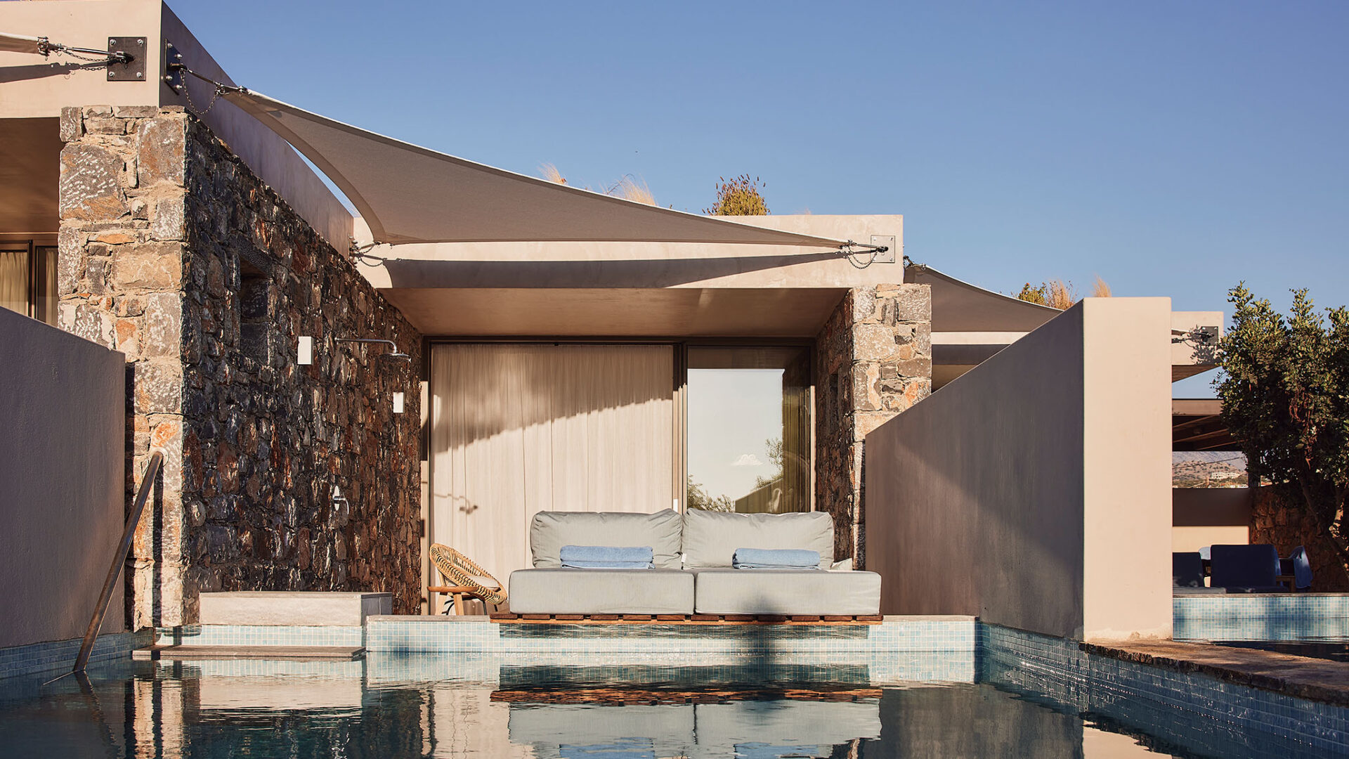 olives-sea-studio-private-pool-sea-view_hero_2055x1155-1.jpg